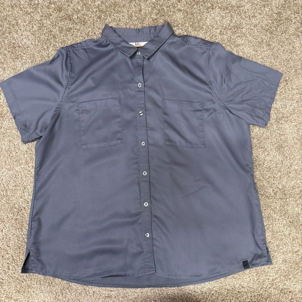 5.11 Tactical Short Sleeve Shirt Celia Mens XL Gray Tail Hem Pleated Button Up